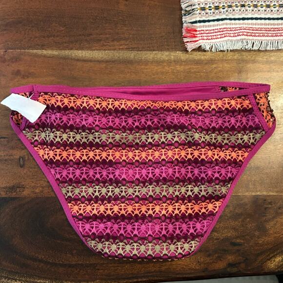BECCA Driftwood Adela Crochet Hipster Bikini Bottom Swim Pomegranate NEW Size S - Picture 4 of 7